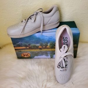 NIB SAS Tripod Comfort Shoe Freetime Bone 6 1/2 Slim